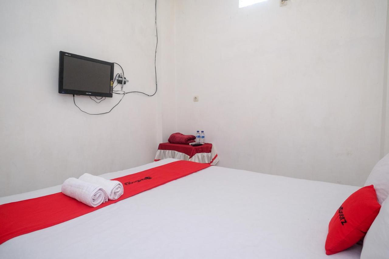Reddoorz At H&W Hotel Solo Bagian luar foto
