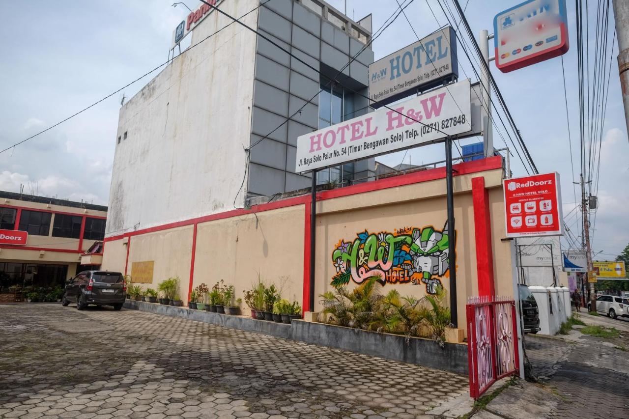 Reddoorz At H&W Hotel Solo Bagian luar foto