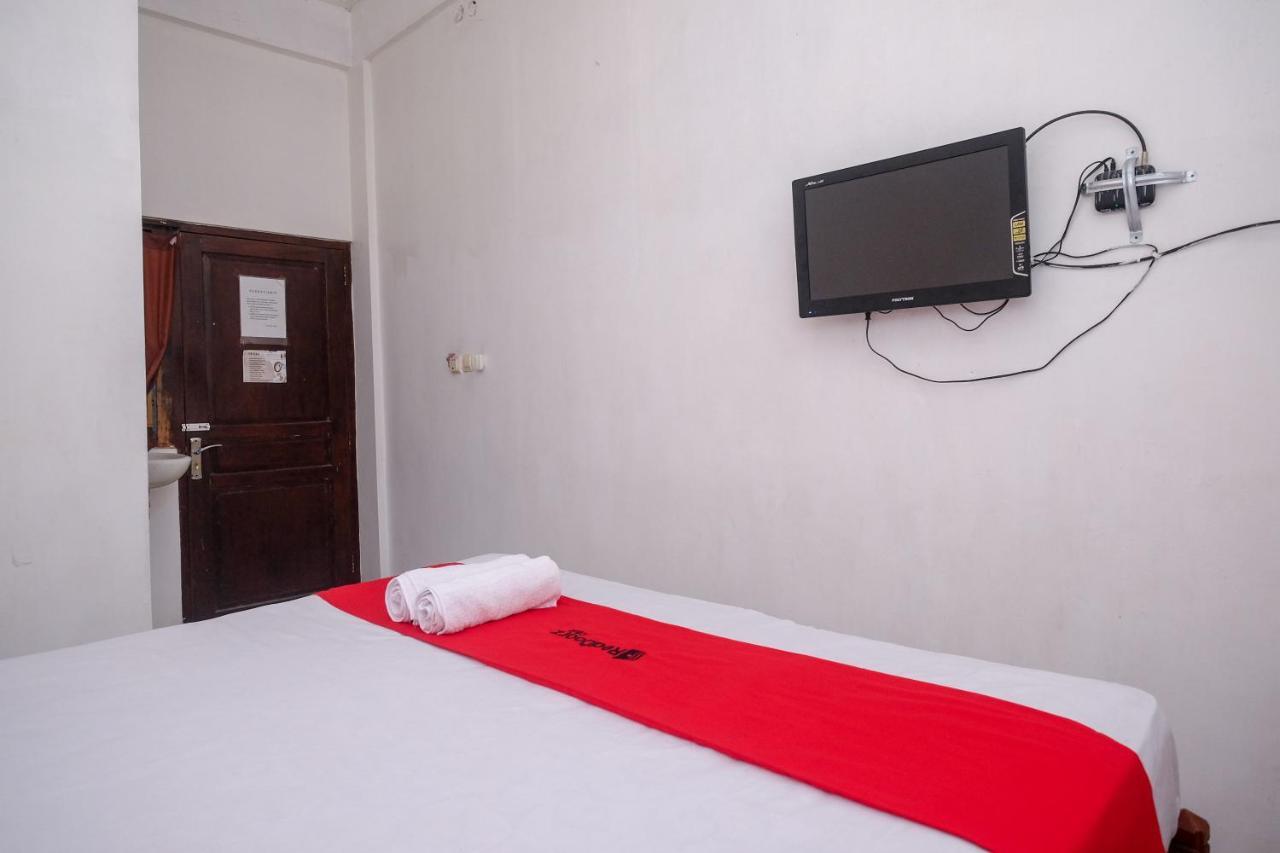Reddoorz At H&W Hotel Solo Bagian luar foto
