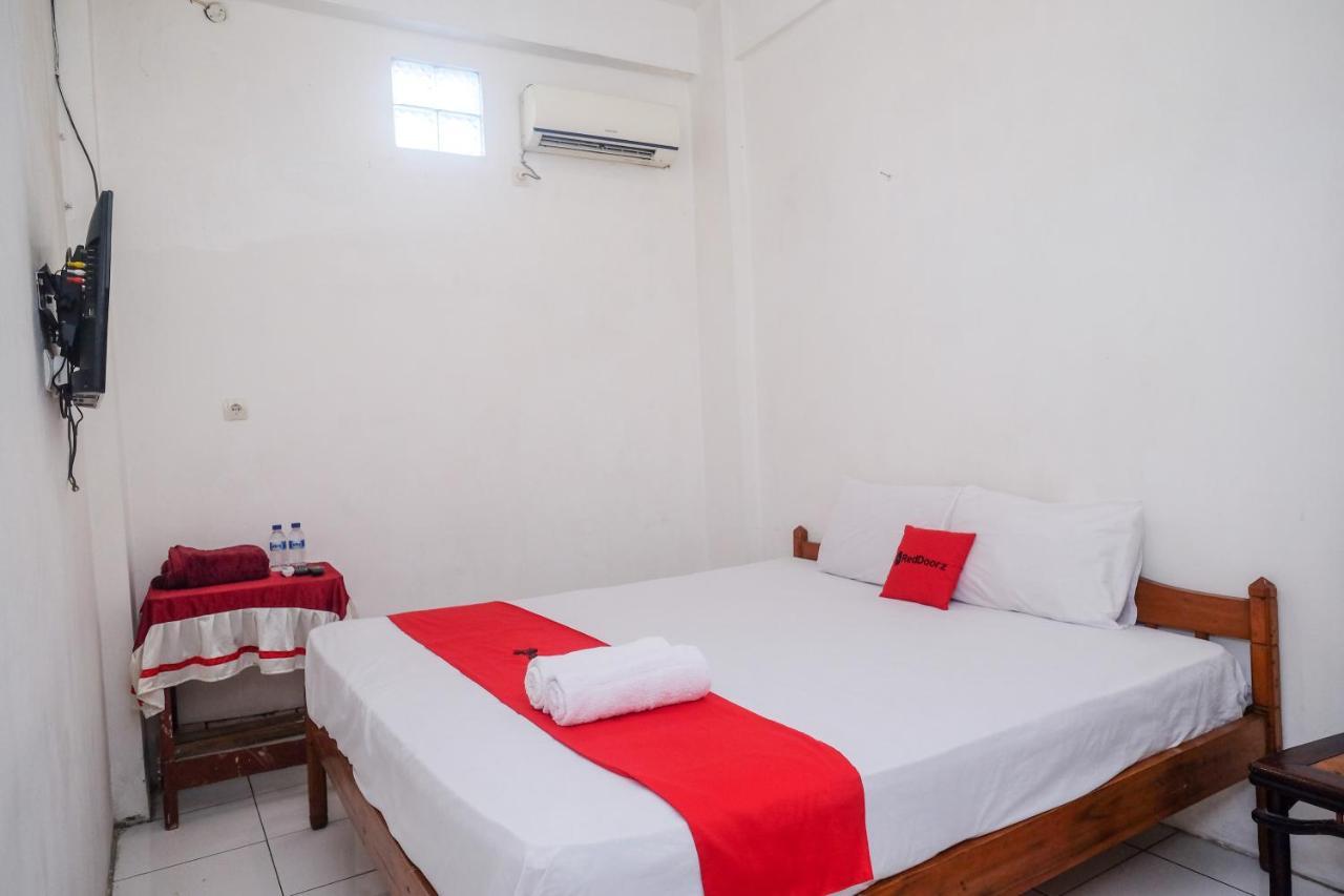 Reddoorz At H&W Hotel Solo Bagian luar foto