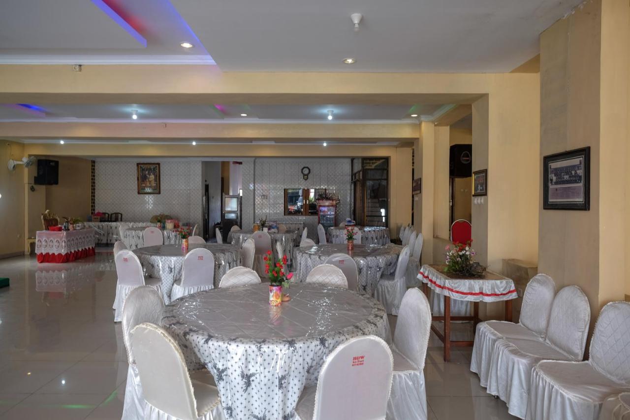 Reddoorz At H&W Hotel Solo Bagian luar foto