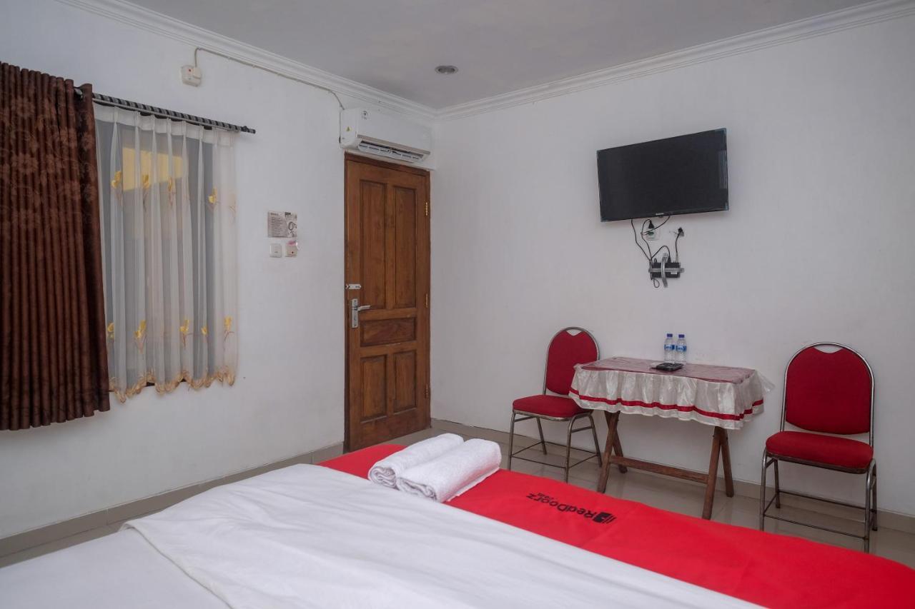 Reddoorz At H&W Hotel Solo Bagian luar foto